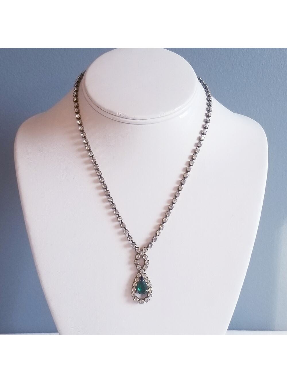Vtg Clear & Emerald Green Rhinestone Necklace Mid-Century Hollywood Regency